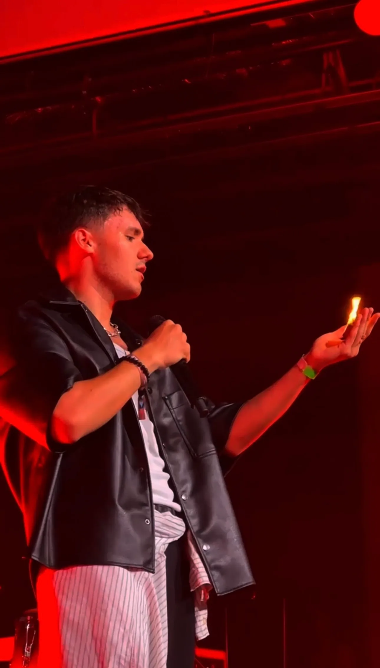 YAKTAK підірвав сцену Atlas Festival: вогонь, фокуси та повна магія наживо